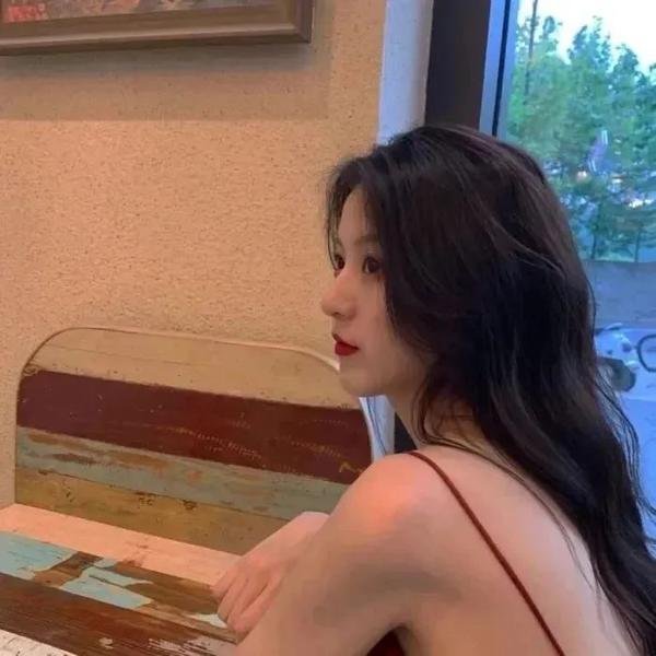 龙纹身的女鬼入镜